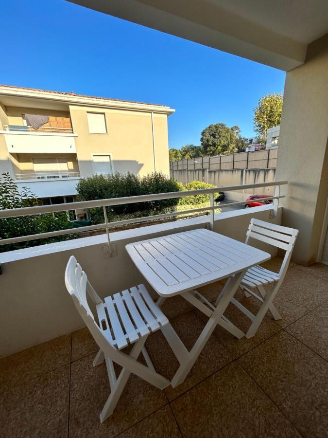Appartement Avec Terrasse Et Box Entre Plages Et Nature Марсилия Екстериор снимка