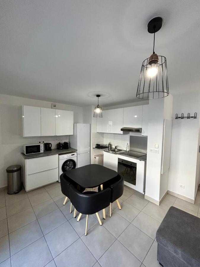 Appartement Avec Terrasse Et Box Entre Plages Et Nature Марсилия Екстериор снимка