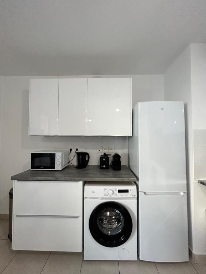 Appartement Avec Terrasse Et Box Entre Plages Et Nature Марсилия Екстериор снимка