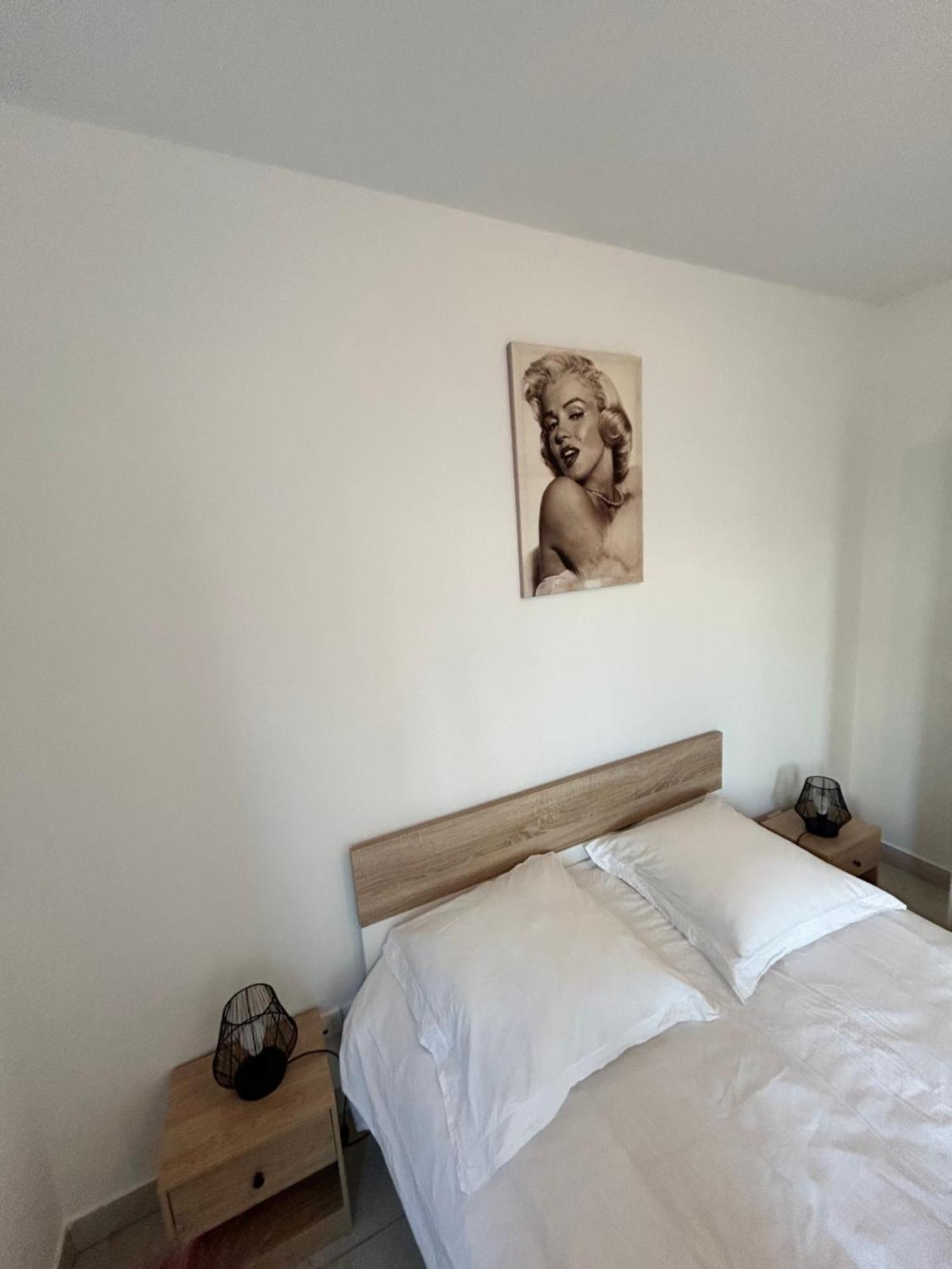 Appartement Avec Terrasse Et Box Entre Plages Et Nature Марсилия Екстериор снимка