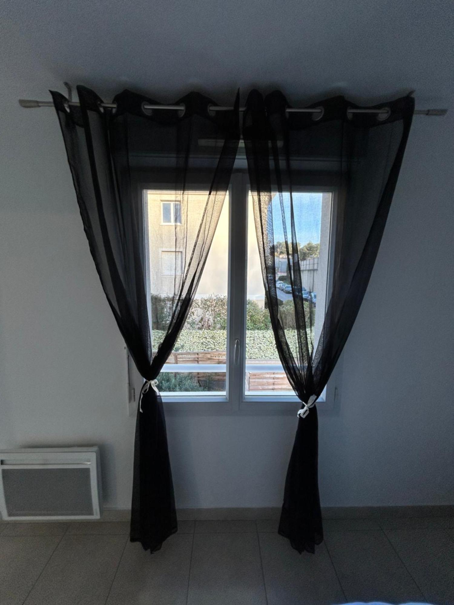Appartement Avec Terrasse Et Box Entre Plages Et Nature Марсилия Екстериор снимка