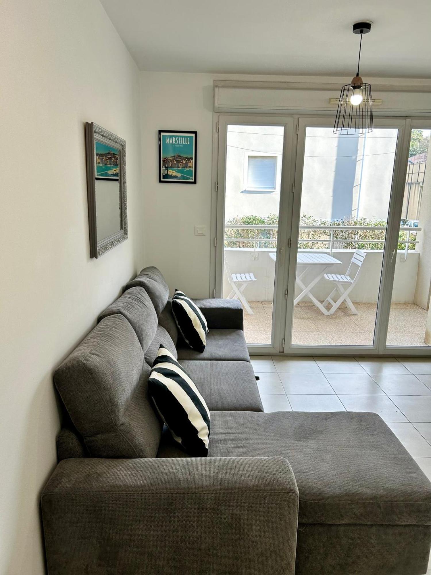 Appartement Avec Terrasse Et Box Entre Plages Et Nature Марсилия Екстериор снимка